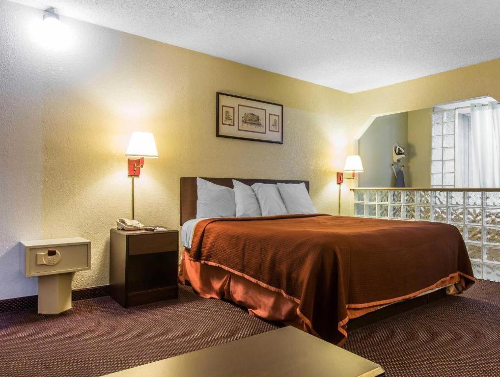 Rodeway Inn Marietta Kültér fotó